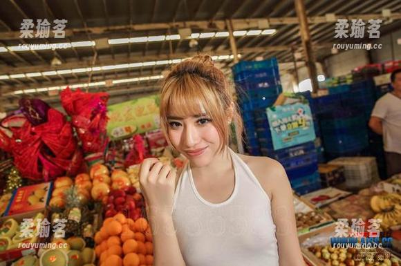 AISS爱丝(黄金版) - 当厨娘亚美依邂逅美图，油烟味也变得不那么刺鼻了！