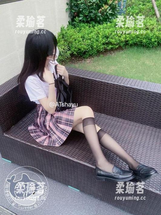 AT鲨 在AT鲨的粉色套图中,私拍与幻想无缝接轨