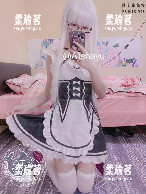 AT鲨的反差巫女，免费写真还附带幽默感，快来围观！