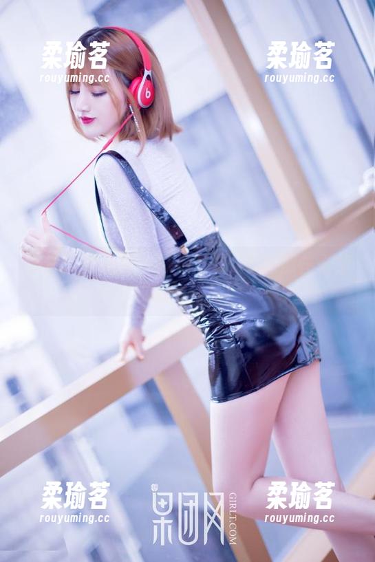 GIRLT果团网-龚玥菲 GIRLT果团网 - 泳池与龚玥菲:那些必须收藏的作品!