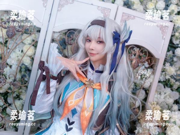 Machi马吉的粉色调调：最新写真集出炉，保证让你心情大好！