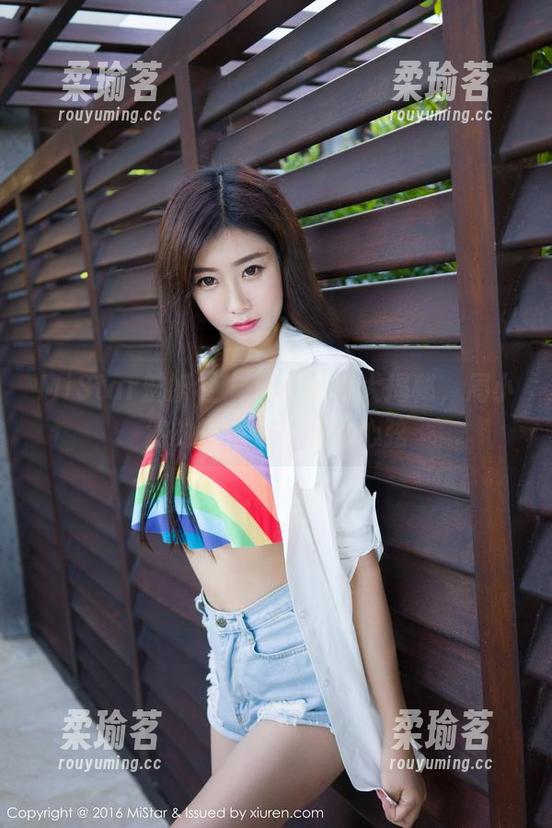 MiStar魅妍社 - 私房图包大揭秘，周小然的短裙如何撩动心弦
