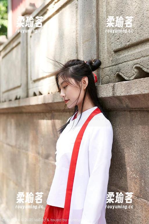 MiiTao蜜桃社-露西Lucy MiiTao蜜桃社 - 奔波于雪花间:露西Lucy的圣诞资源合集,温柔又奇妙!