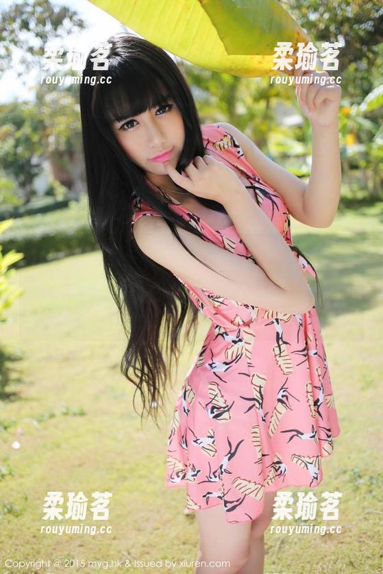 MyGirl美媛馆 - 拥抱高跟鞋：阿乖Kiddo的原图，图片里有你想不到的“身高黑洞”！