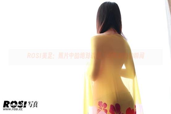 ROSI ROSI美足:照片中的绝对诱惑,心跳加速的瞬间