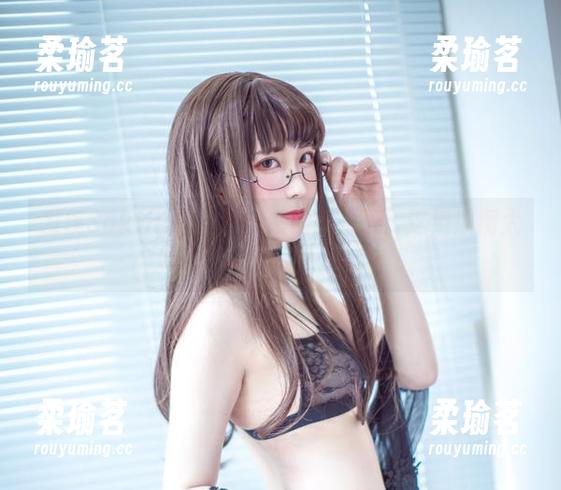 发现Sakiiii翎柒黑枪呆的另一面：这组原图太有趣了！