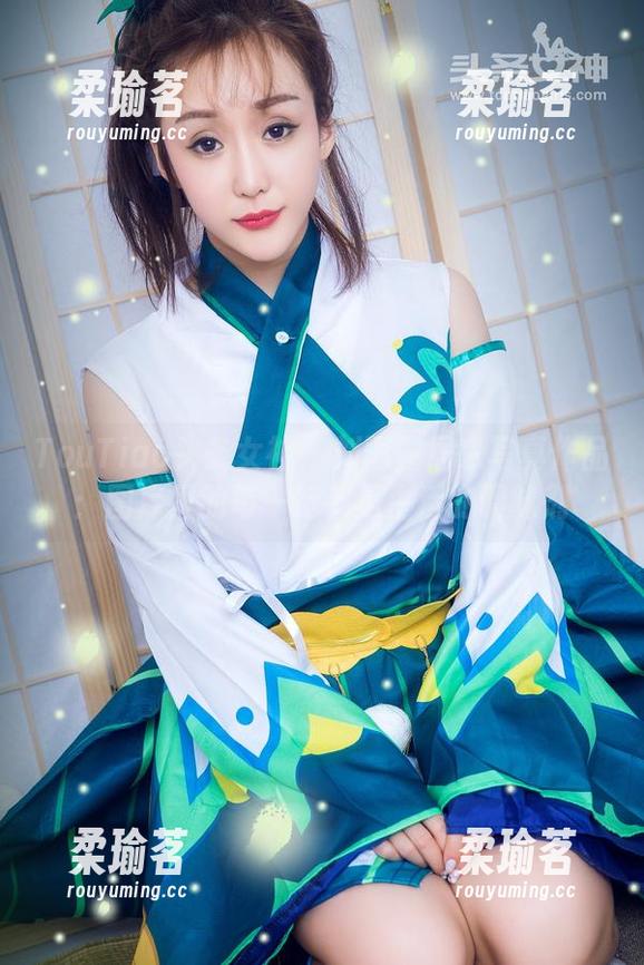 TouTiao头条女神-刘雨露 TouTiao头条女神 - 刘雨露居家写真作品:图库里的每一行都是生活的调味剂