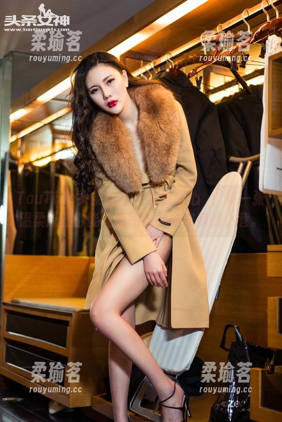 TouTiao头条女神 - 最新梦心玥：每一张温柔原图都能让我想起那条安静的小巷。
