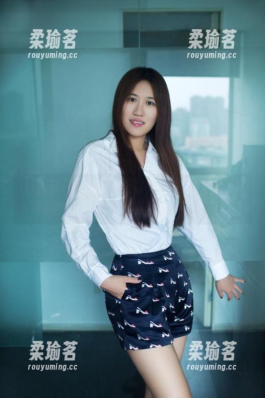 TuiGirl推女郎 - 王馨瑶的透明美图，偶像的气质和撩人的小秘密一并送上！