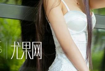 UGirls尤果网 – 尤菲儿的黑丝故事：高清分享你不想错过的瞬间。