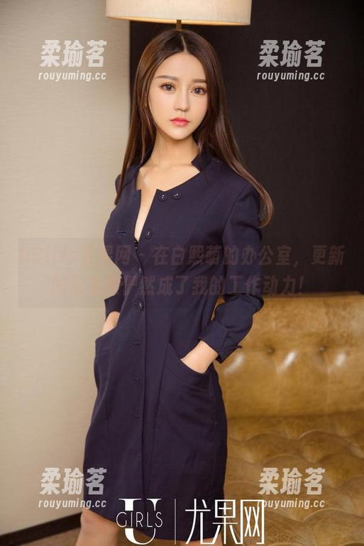 UGirls尤果网-白熙萌 UGirls尤果网 - 在白熙萌的办公室,更新的写真集俨然成了我的工作动力!