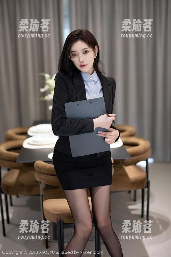 XIAOYU语画界-周于希Sandy XIAOYU语画界 - 不一样的周于希Sandy瑜伽私拍合集:在光影中找寻自我。