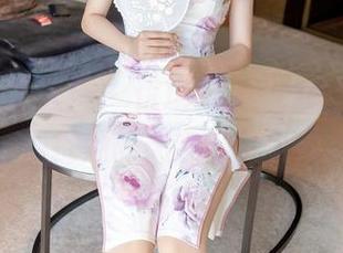 Xiuren秀人网 – 优琪琪子yuki海边写真：高清捕捉她的无奈，风大得发愁！