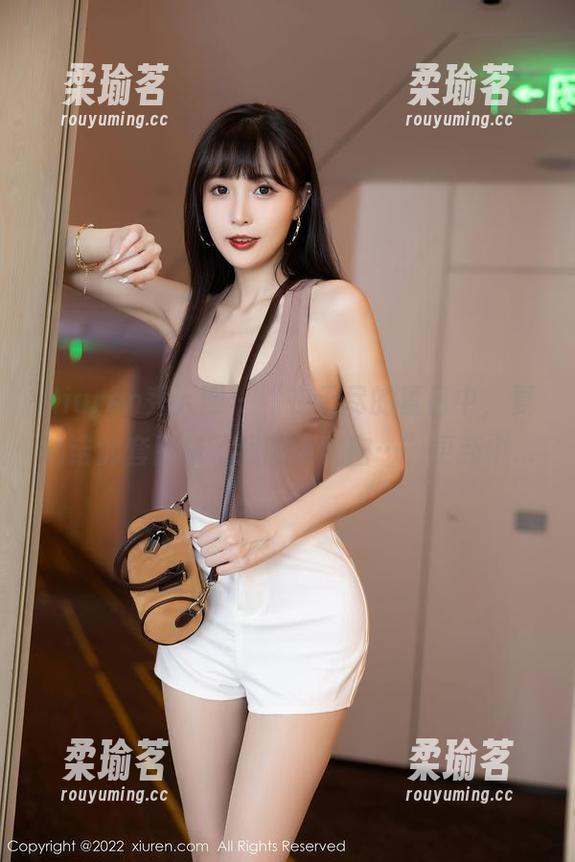 Xiuren秀人网-夏旖诺 Xiuren秀人网 - “在无尽的夏日中,夏旖诺的套图成了我的小秘密…”更新中...