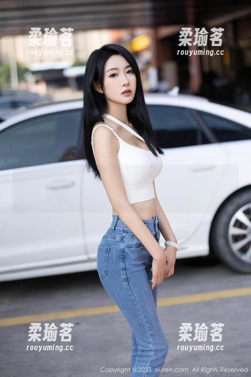 Xiuren秀人网 - 模特悦悦校服大揭秘，资源合集让你回忆那年的青涩时光！