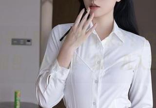 Xiuren秀人网 – 更新又来了！白芷yy内衣图包，果真是‘脱’凡入圣！