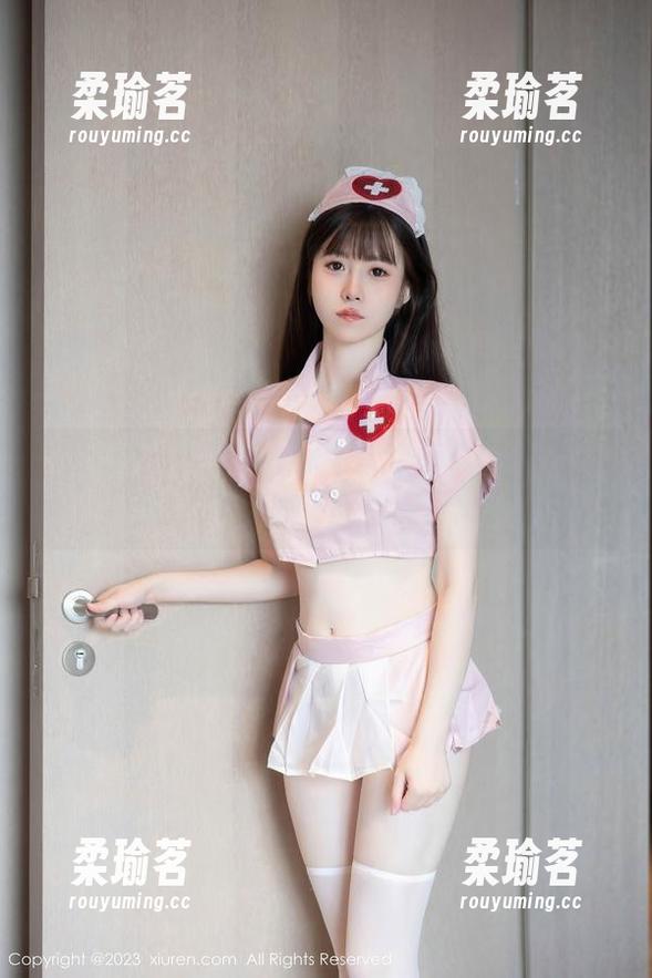 Xiuren秀人网-米妮大萌萌 Xiuren秀人网 - 米妮大萌萌的浴室奇遇:美图和照片夹杂着点点闲聊。