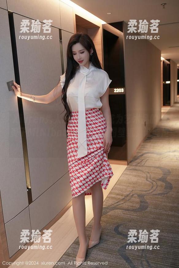 Xiuren秀人网-糯美子MINIbabe Xiuren秀人网 - 不小心成为艺术品的糯美子MINIbabe!裸足原图壁纸,谁能拒绝?