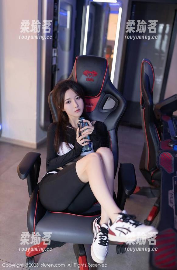 Xiuren秀人网-萝莉悠悠酱 Xiuren秀人网 - 当萝莉悠悠酱遇上女孩:谁说美只能在梦里?