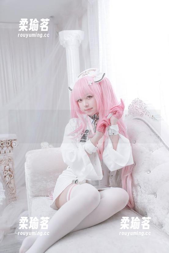 在线写真欣赏：asagiriai(爱ちゃん)学妹，究竟怎样才能拍得这么好？