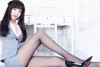 beautyleg – 穿袜子的艺术？来看看小玲的定制棉袜图集，轻松打开你的眼界！