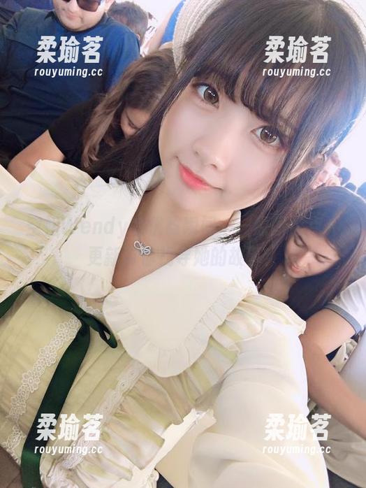 wendydydydy_酱油 空姐Wendy的优雅瞬间——原图盘点,更新带你找寻她的故事!