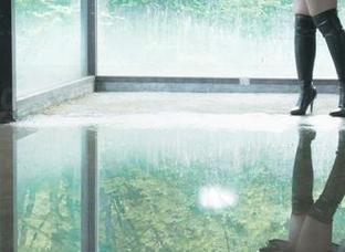 サク(saku)女孩的浪漫日记：全新套图更新，快来偷偷围观！