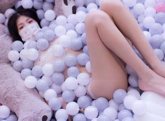 在一米八的大梨子和下平玲花的交汇处，写真资源诱惑了我的眼！
