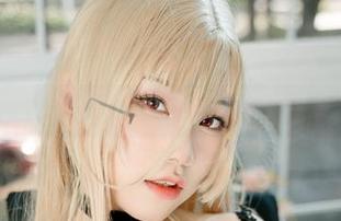 私拍揭秘！七七娜娜子的竞泳让人想在水中永远沉醉！