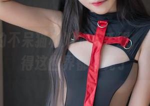 图片里的不呆猫和她的水手服，竟让我觉得这世界都明亮了