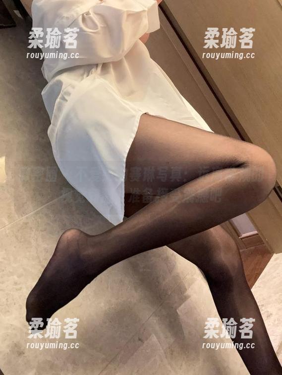 不爱笑的赛琳 微密圈 - 不爱笑的赛琳写真:远离常规的视觉刺激,准备接受震撼吧