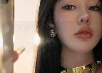 微密圈 – 观看不爱笑的赛琳的镂空写真，让你流口水的美好