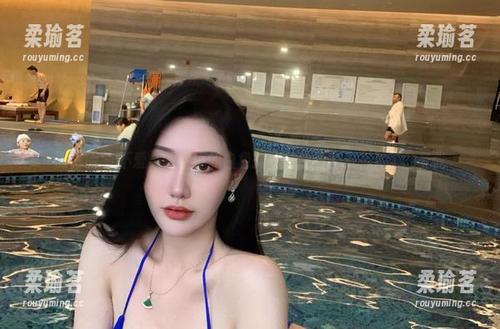 不爱笑的赛琳 微密圈 - 不爱笑的赛琳的白色揭秘,原图里没有神秘的圣光