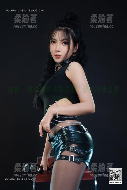 丽柜-菲菲 丽柜 - 谁说校服不能性感?菲菲网盘合集大揭秘!