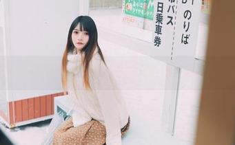 兔子Zzz不吃胡萝卜在蓝房间：无圣光写真中的忧郁旋律