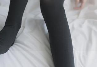 兔玩映画的黑丝少女合集：蓝椅子上的神秘诱惑，你准备好了吗？