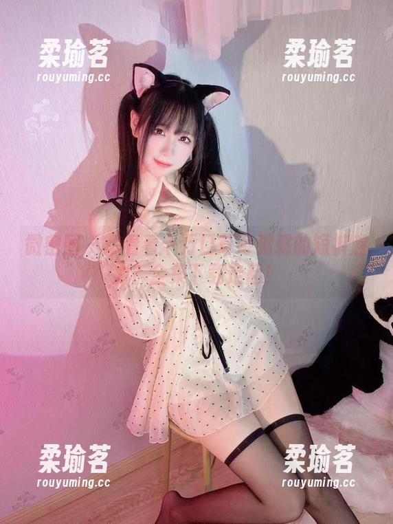 十万口草莓粥粥 微密圈 - 想看看十万口草莓粥粥的短裤魅力?全集下载走起!