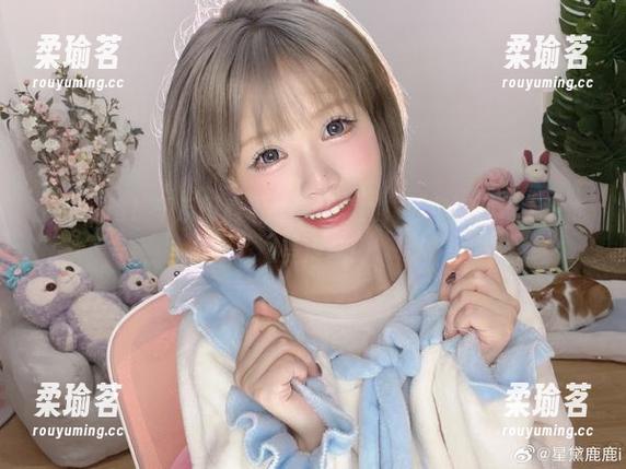 千反田鹿子 在线探险!千反田鹿子的泳装美图,让你在沙发上也能感受海风!