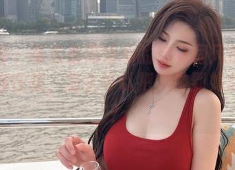 微密圈 – 每次看周妍希的定制国风旗袍图片我都在想，怎么可以把美做到如此极致？