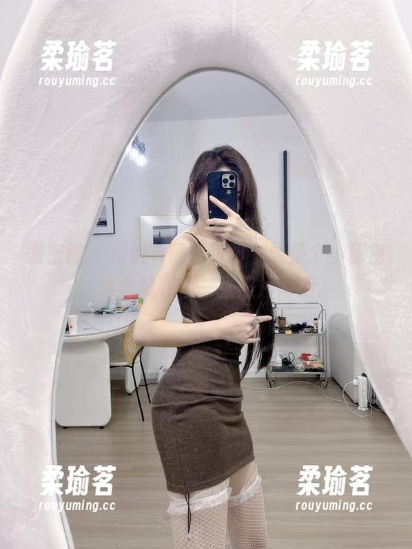 周妍希 微密圈 - 周妍希蕾丝写真,像是个小秘密,偷偷藏在每一张照片背后。