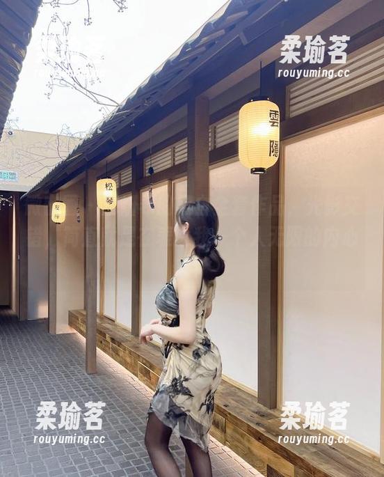 周妍希 微密圈 - 周妍希的黑白全套作品,光影交错,简直就是在表达我一个人无限的内心戏!