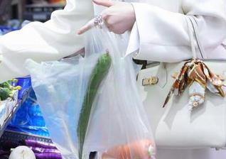 微密圈 – 魔鬼黑VS诱惑白：周妍希的每张图片都是一次致命的吸引！