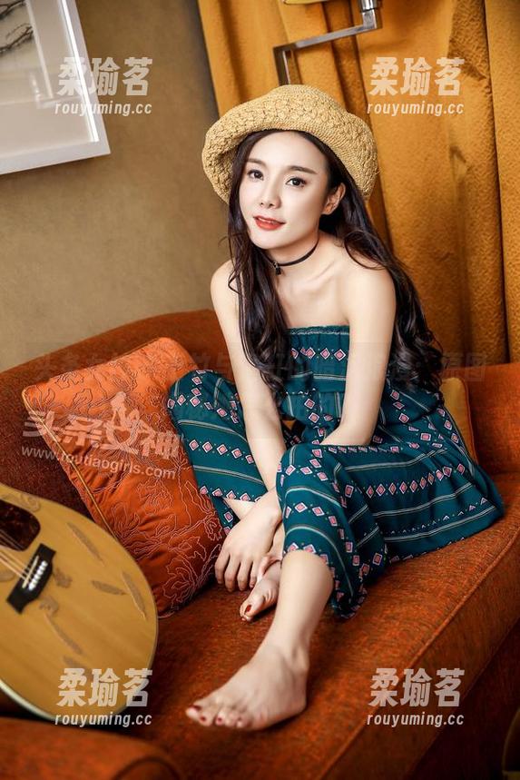 头条女神-王竹 头条女神 - 王竹与浴缸的暗沉浪漫:原图揭秘她怎么拍的?