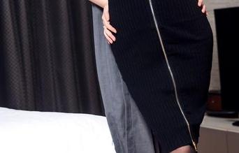 头条女神 – 在线徜徉在瑞宝儿的套装写真中，发现不一样的自己