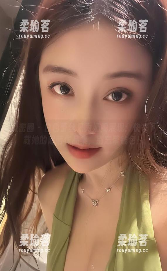 奶雯 微密圈 - 白色蕾丝只为奶雯展现:快来下载她的超萌作品集,别忘带钱包!