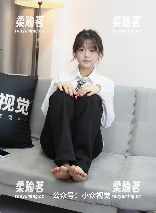 小众视觉-兰兰 小众视觉 - 无可替代的肉丝:兰兰的定制图集,强烈推荐!