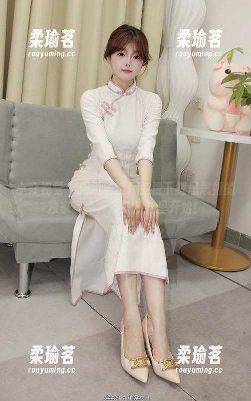 小众视觉 - 运动美学！免费下载思思姐的独家写真，瘦身从这里开始！