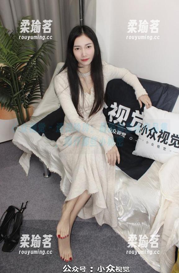 小众视觉 - 透视玲玲：最新裤里丝作品集，揭开那些小秘密