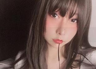 隐秘菜单：小泉学姐吖的小恶魔照片合集，一起开启恶魔之旅！