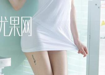 尤果网 – 孟思雨的女友原图：似乎有一丝风，轻轻掠过她的发丝～